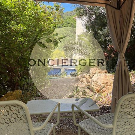 Villa Avec Piscine Belgentier 外观 照片