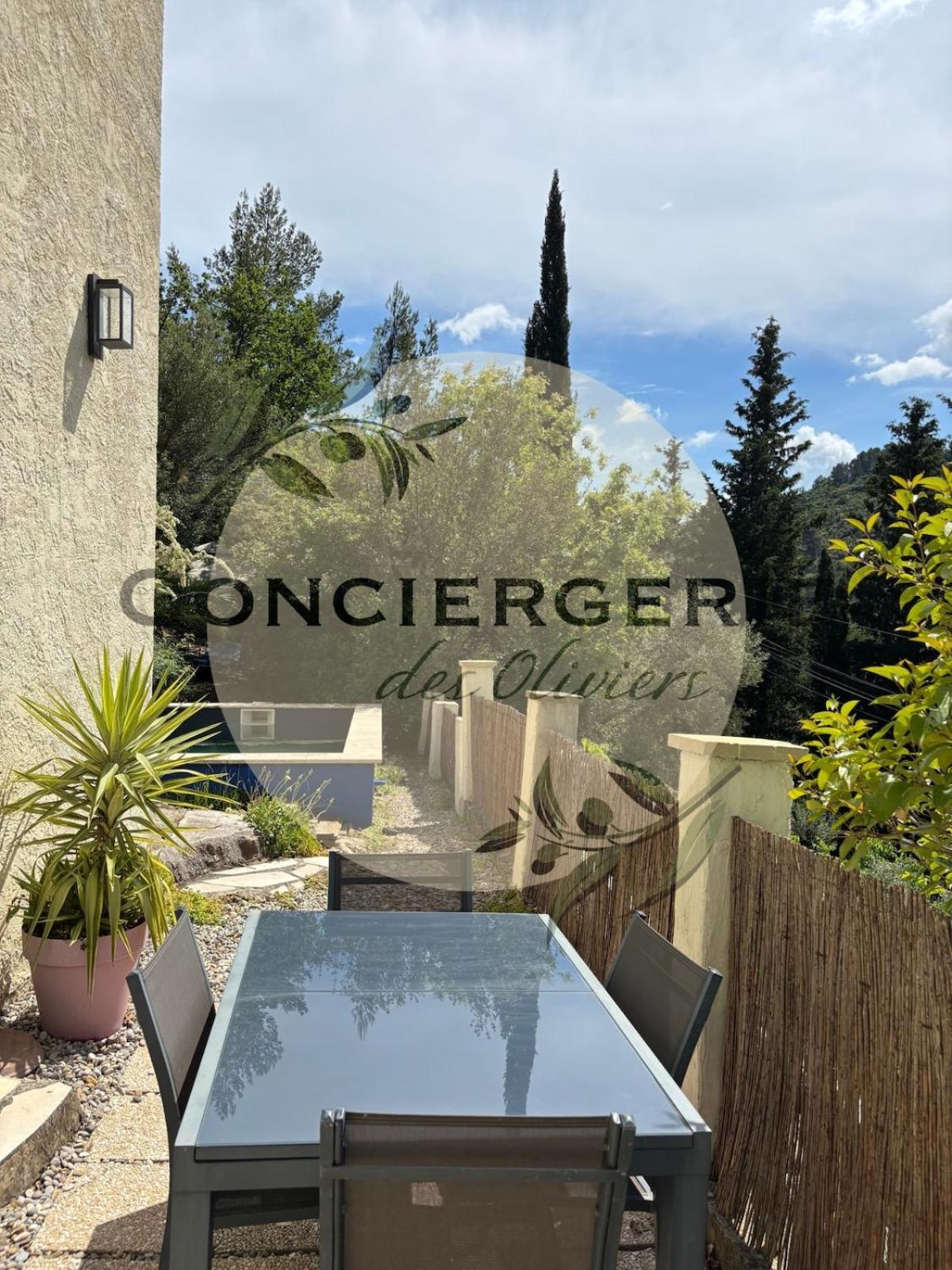 Villa Avec Piscine Belgentier 外观 照片