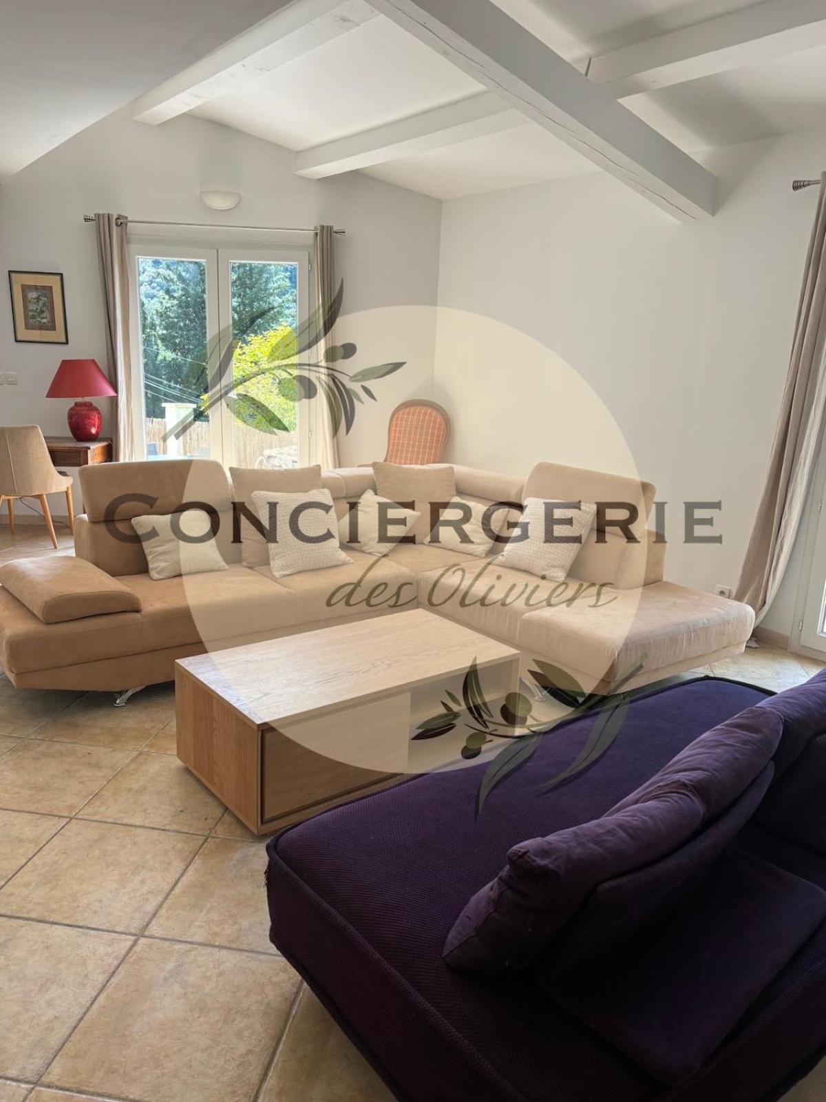 Villa Avec Piscine Belgentier 外观 照片