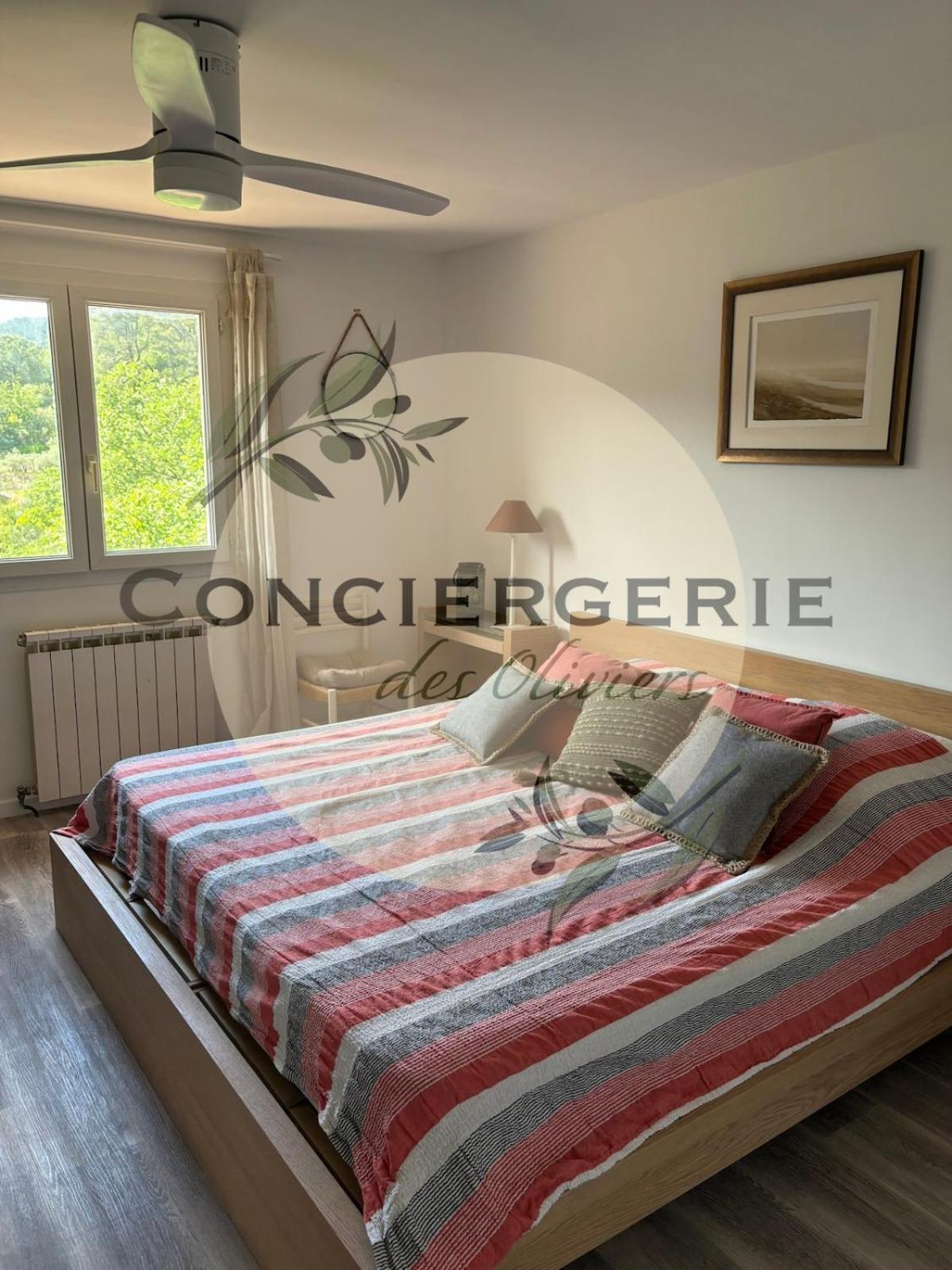 Villa Avec Piscine Belgentier 外观 照片